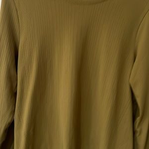 Athletea crewneck top - size M